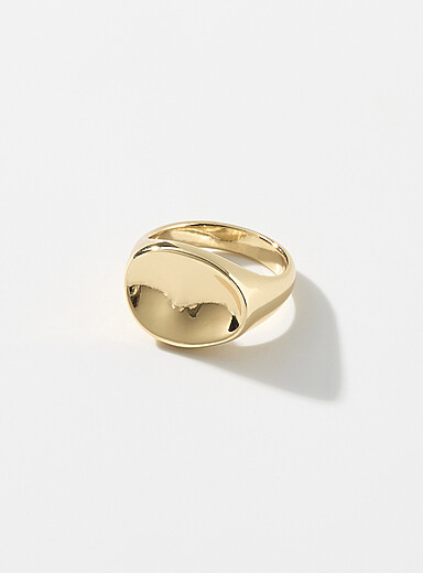 La bague ovale martel&eacute;e