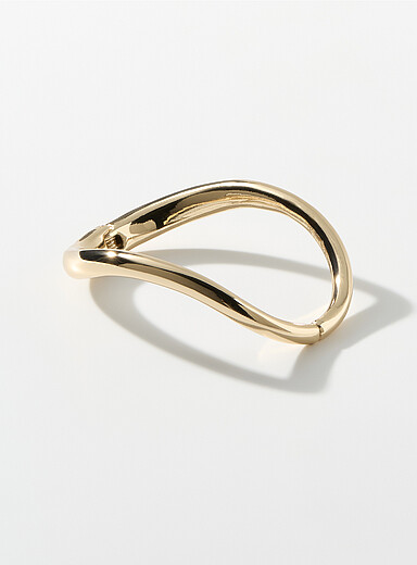 Curved bangle