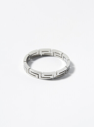 La bague motif g&eacute;o ajour&eacute;
