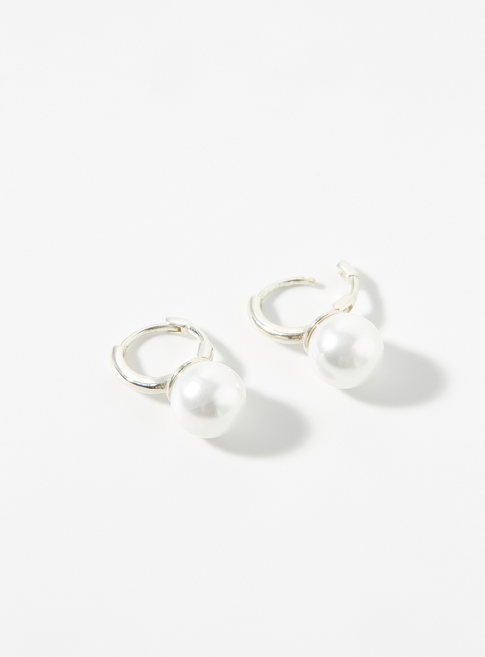 Simons - Women's Small iridescent pearl Hoop Earrings