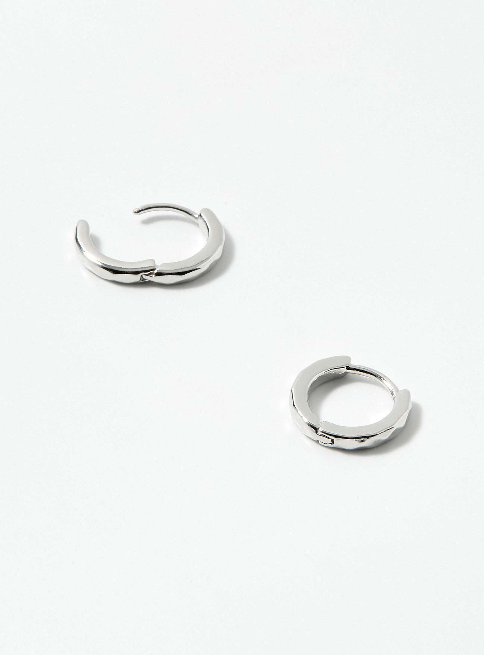 Simon's Geo Pattern Hoops In Silver