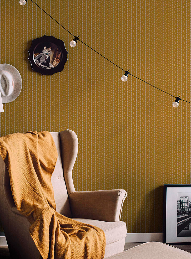 Turquoise Palace + Tempaper: La bande de papier peint autocollant zigzags dorés 2,5 m carrés Jaune à motifs