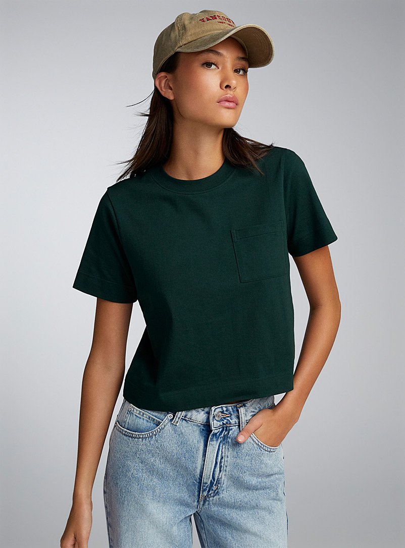 Twik: Le t-shirt carré à poche Vert foncé - Mousse pour femme
