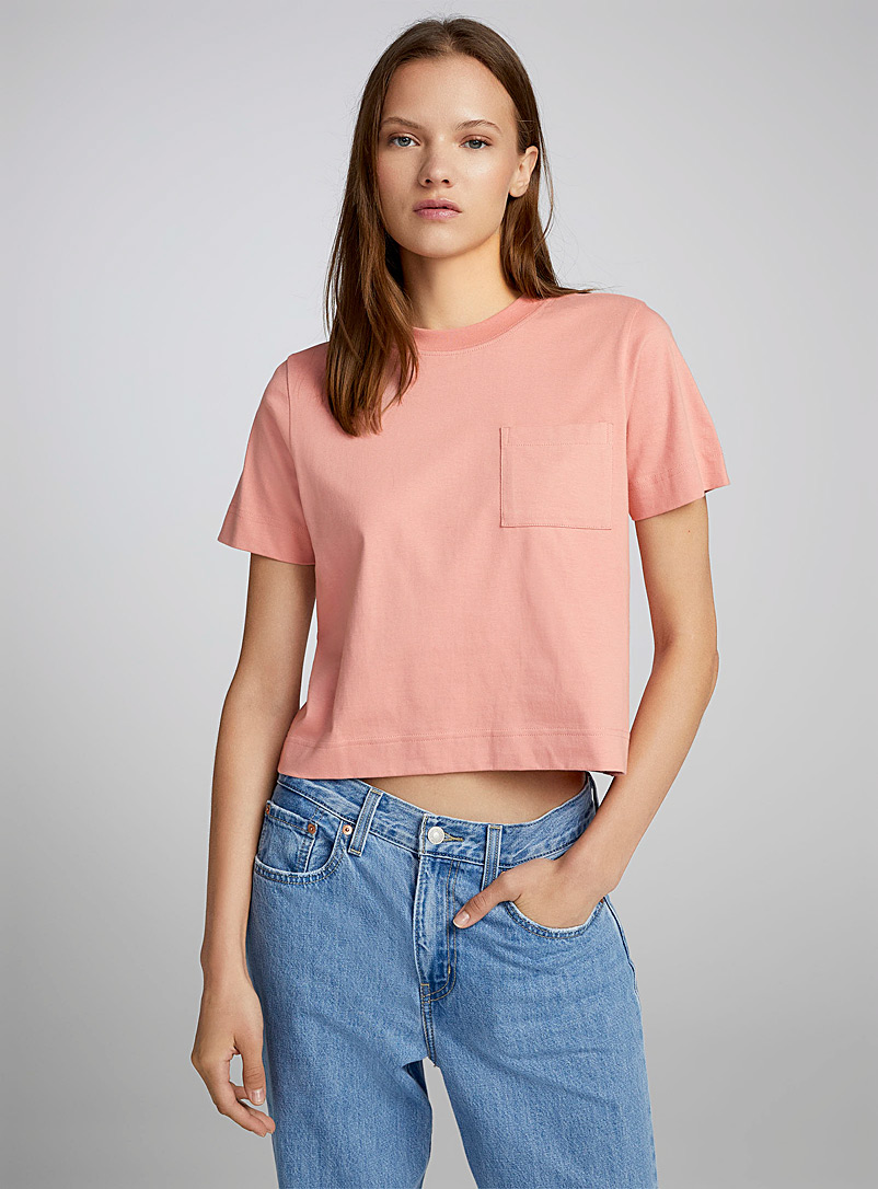 Twik: Le t-shirt carré à poche Vieux rose pour femme