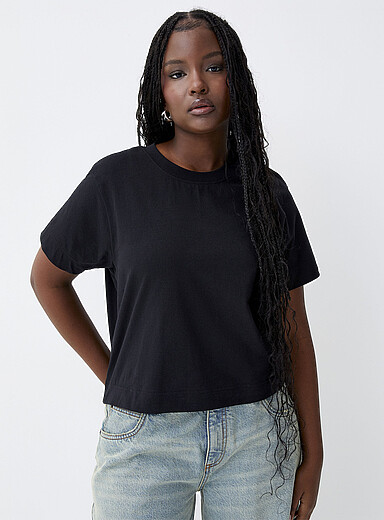 Twik: Le t-shirt court et carr&eacute; Noir pour femme