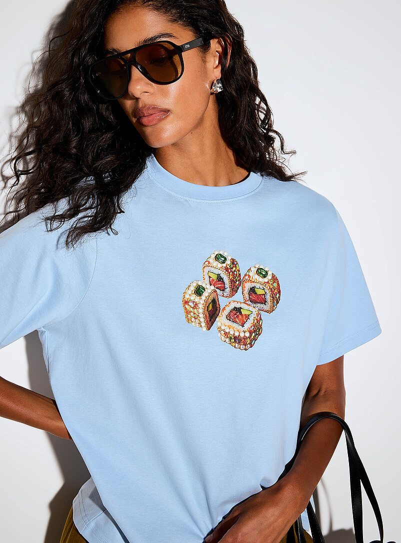 Ic&ocirc;ne: Le t-shirt carr&eacute; ample imprim&eacute; d&eacute;cor&eacute; Blanc cass&eacute; pour femme