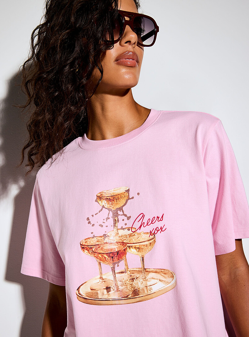Ic&ocirc;ne: Le t-shirt carr&eacute; ample imprim&eacute; d&eacute;cor&eacute; Blanc cass&eacute; pour femme