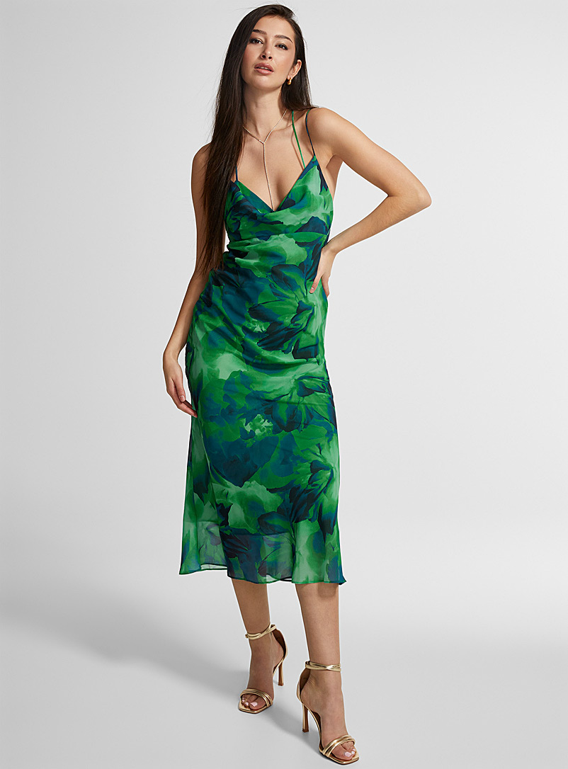 Icône Green Exquisite foliage draped collar dress for women