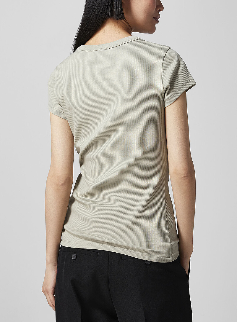 Filippa K: Le t-shirt jersey finement c&ocirc;tel&eacute; Blanc pour femme