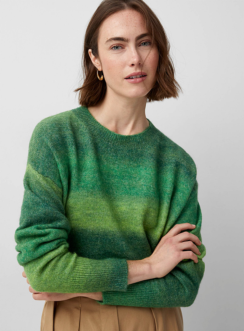 Lyla + Luxe: Le pull ombré émeraude Vert vif-irlandais-émerau pour femme