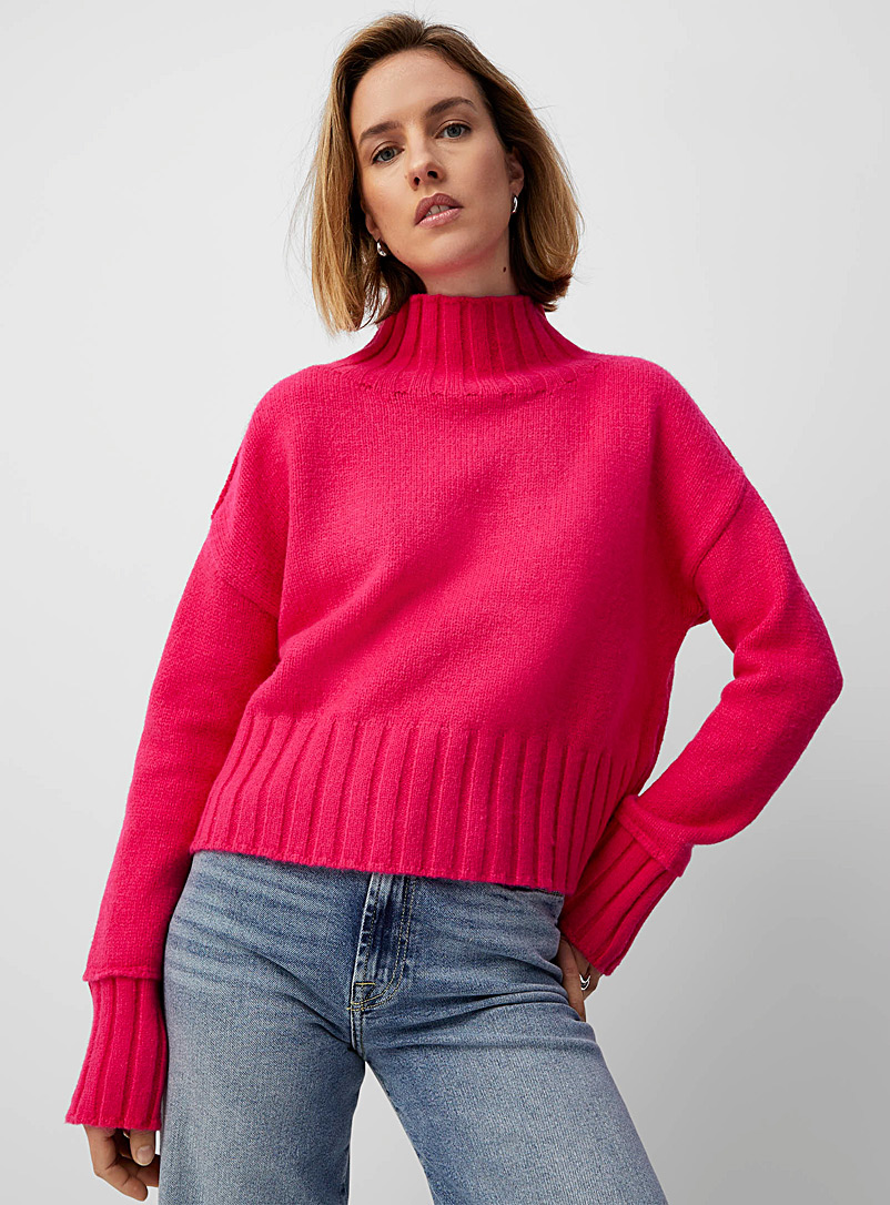Lyla + Luxe Pink Fuchsia mock-neck sweater for women
