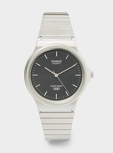 Le montre ronde &eacute;pur&eacute;e noire