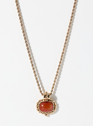 Amarante twisted chain