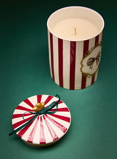 La grande bougie parfum&eacute;e &eacute;crin c&eacute;ramique rayures Pain d'&eacute;pice &agrave; l'ancienne <b>Collection de No&euml;l</b>