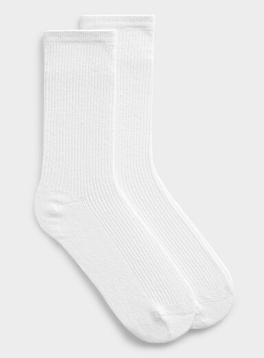 Finely ribbed socks