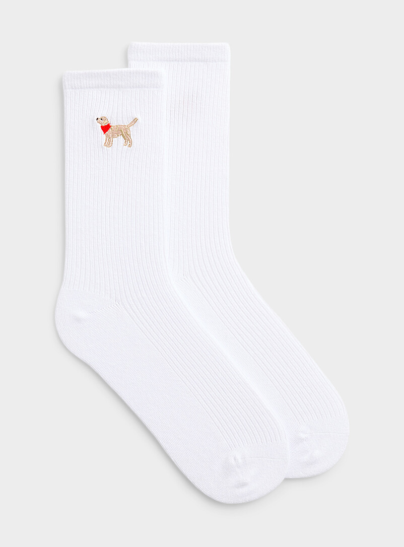 Simons x Mira: La chaussette c&ocirc;tel&eacute;e chien brod&eacute; <b>En soutien &agrave; la Fondation Mira</b> Blanc pour femme