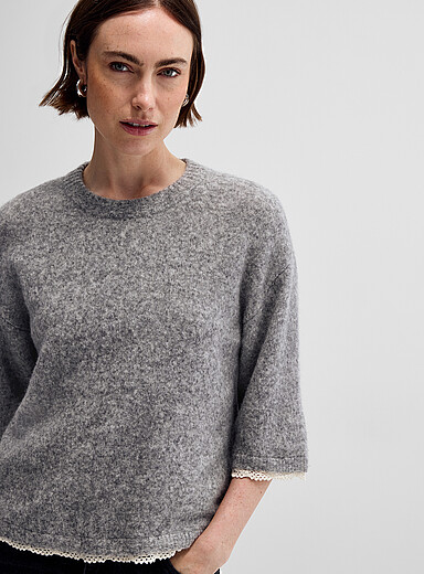 CREAM: Le chandail carr&eacute; bordures dentelles Gris clair pour femme