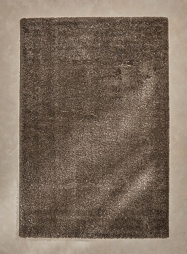 Le tapis shag uni lustr&eacute; Voir nos formats offerts