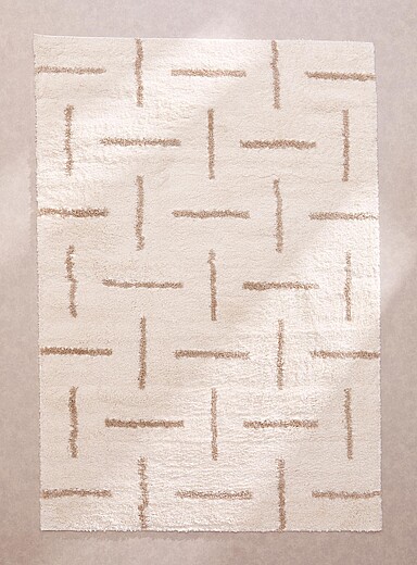 Scattered lines tufted rug See available sizes