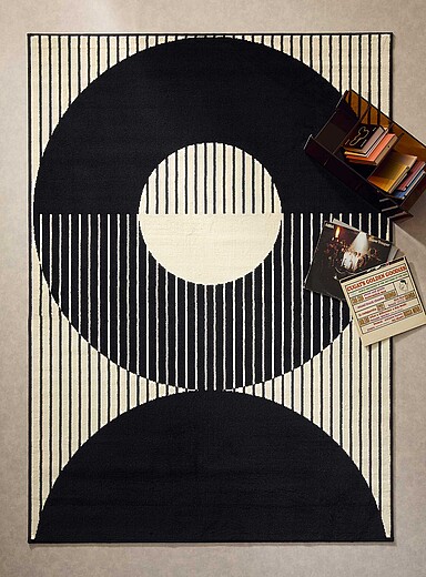 Simons Maison: Le tapis disques et fines rayures Voir nos formats offerts Blanc et noir