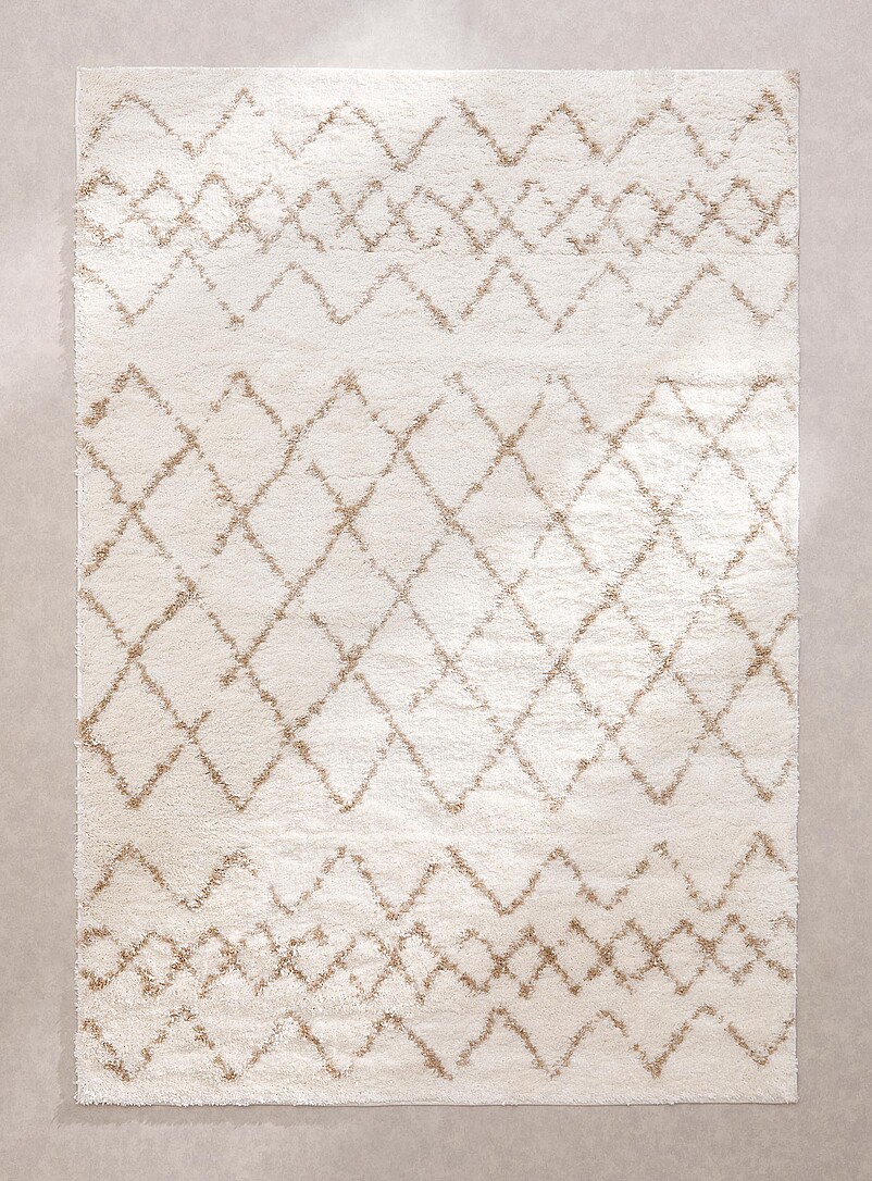 Broken lines tufted rug See available sizes product image (primary)