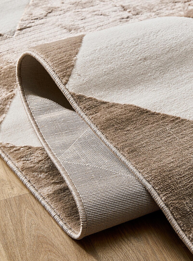 Vanilla diamonds rug See available sizes product image 2