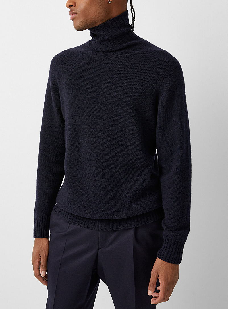 Officine Générale Marine Blue Cashmere turtleneck sweater for men