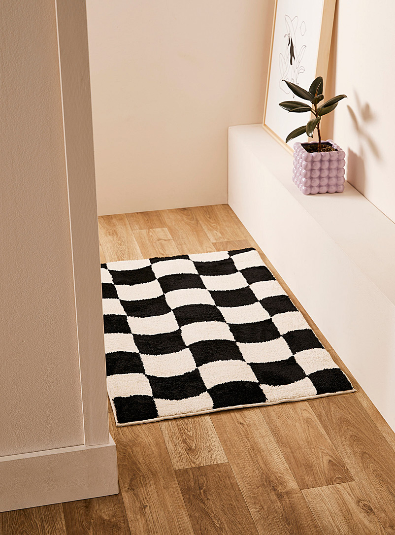 Simons Maison Black and White Wavy checkers rug 60 x 90 cm