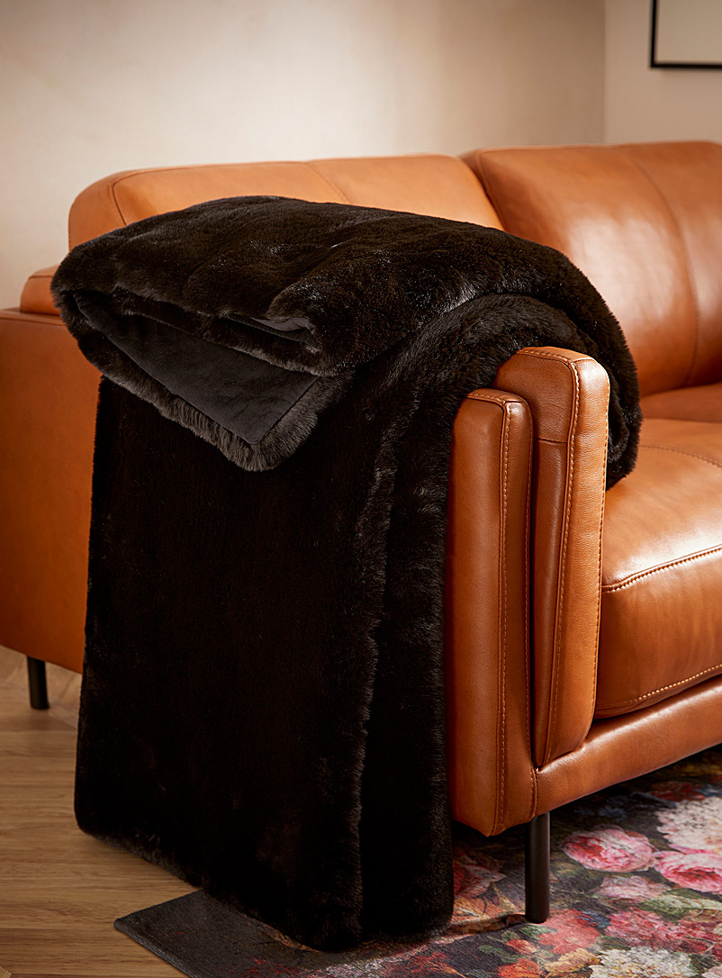 Simons Maison Black Luxurious faux-fur throw 130 x 150 cm