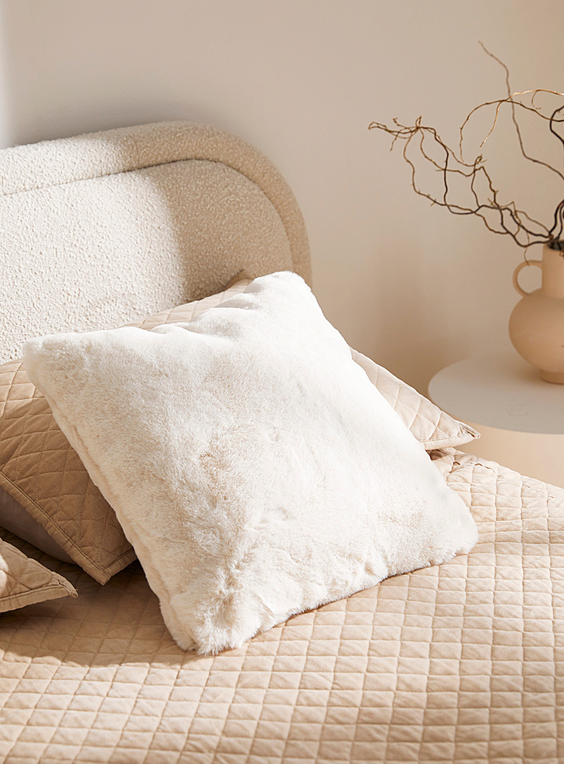 Simons Maison Ivory White Luxurious faux-fur cushion 45 x 45 cm