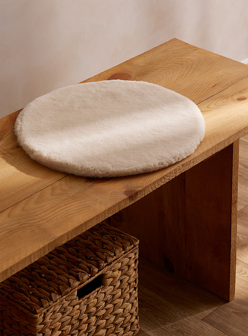 Simons Maison Ivory White Luxurious faux-fur chair cushion 40 cm in diameter