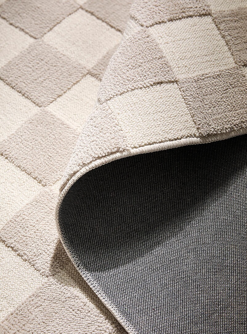Soothing textured checkerboard rug 120 x 180 cm product image 2