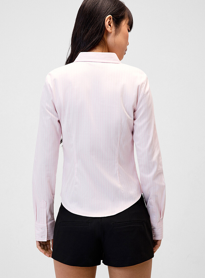 Twik: La chemise ajust&eacute;e popeline ray&eacute;e Blanc &agrave; motifs pour femme