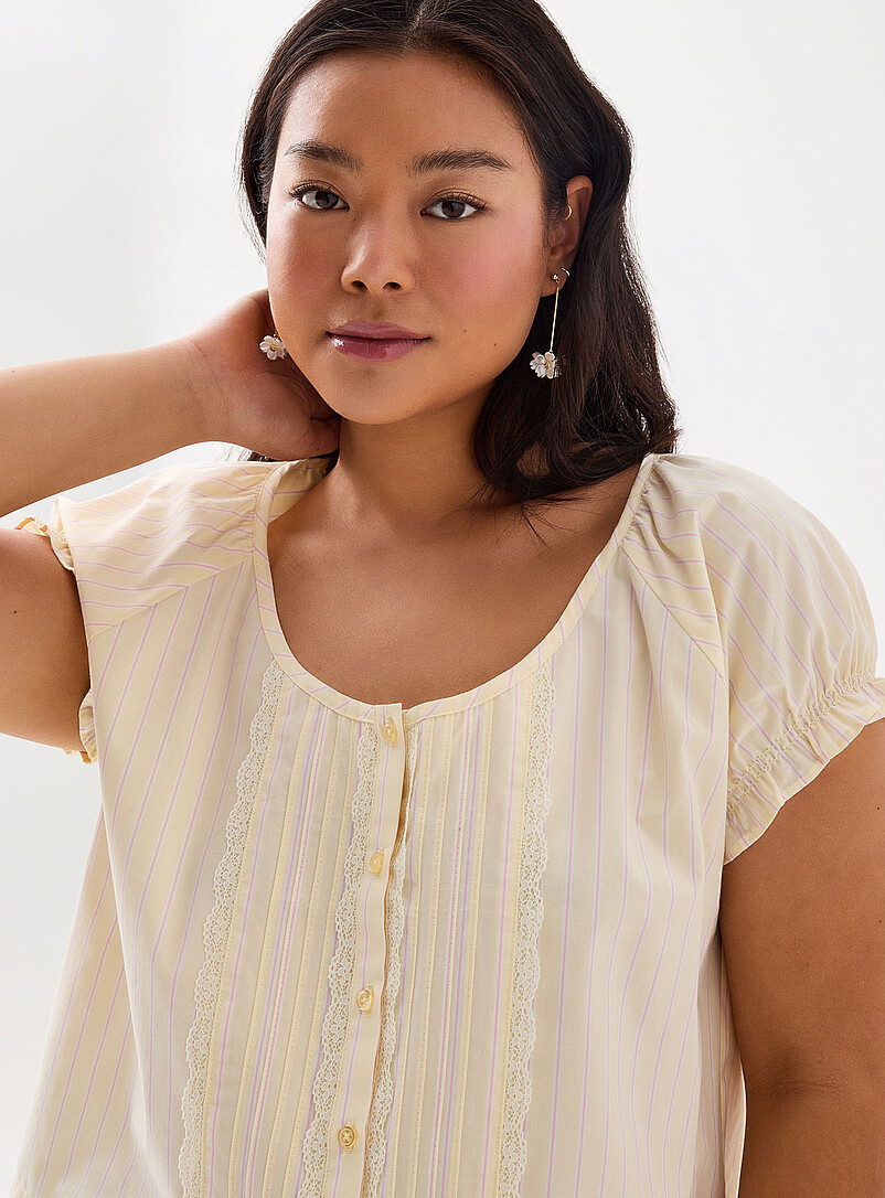 Twik: La blouse babydoll encolure d&eacute;gag&eacute;e Blanc pour femme