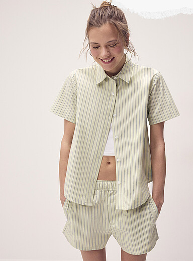 Short-sleeve poplin shirt