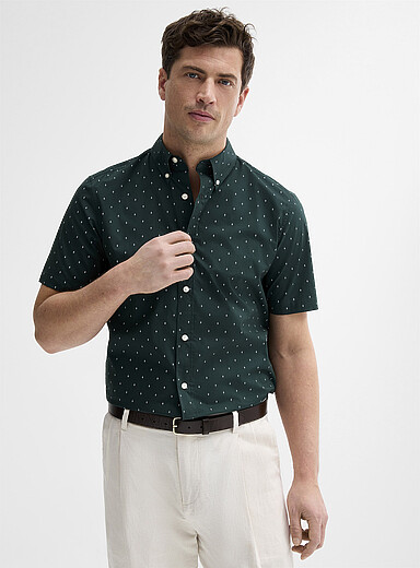 La chemise minimotifs g&eacute;o <b>Coupe moderne</b>