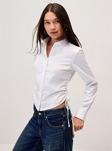 La chemise ajust&eacute;e cordons lat&eacute;raux