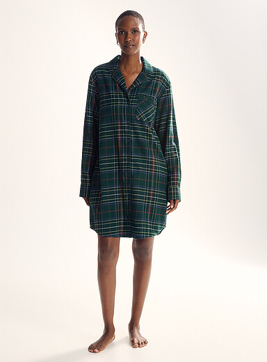 Miiyu: La chemise de nuit lis&eacute;r&eacute;e douce flanelle &agrave; motif <b>Collection de No&euml;l</b> Vert &agrave; motifs pour femme
