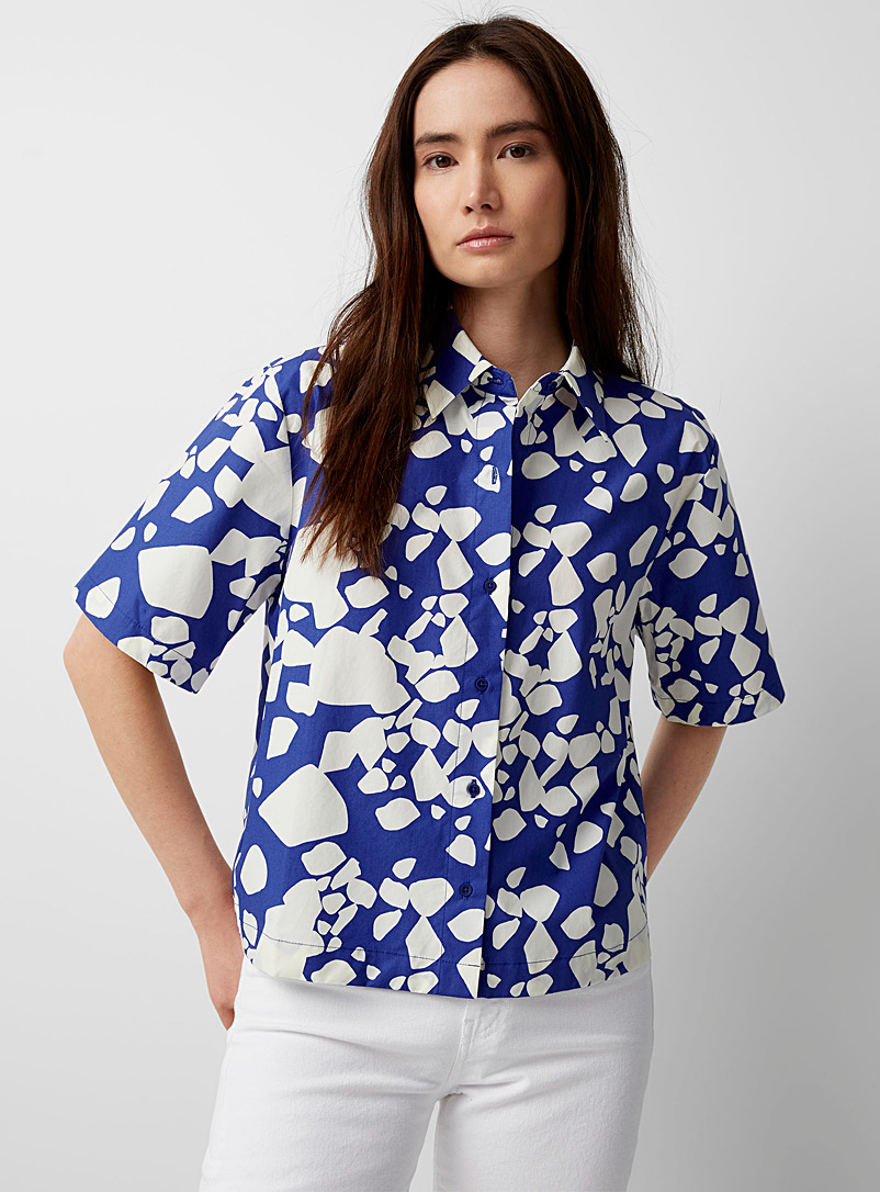 Contemporaine Patterned Blue Abstract poetry boxy shirt for women