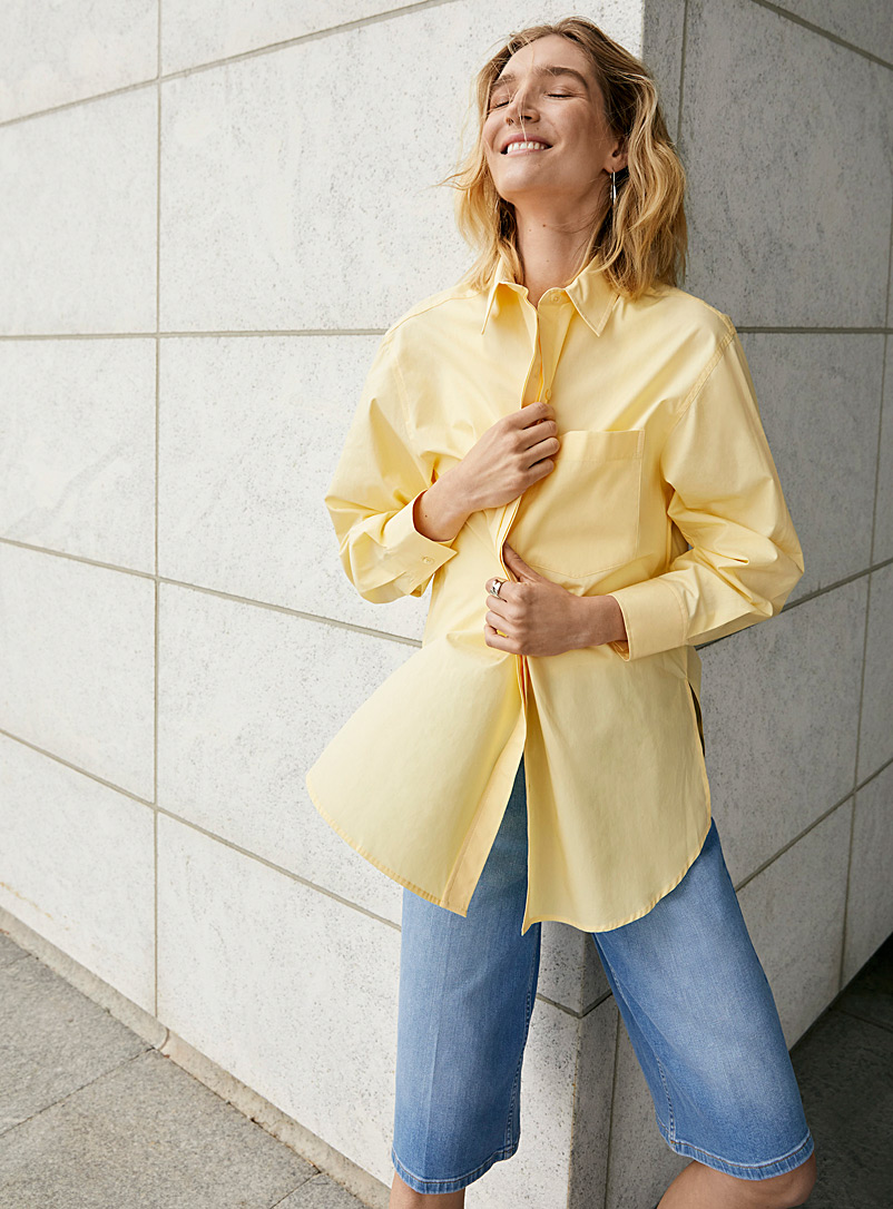 Contemporaine: La chemise popeline surdimensionnée Jaune pâle-mais pour femme