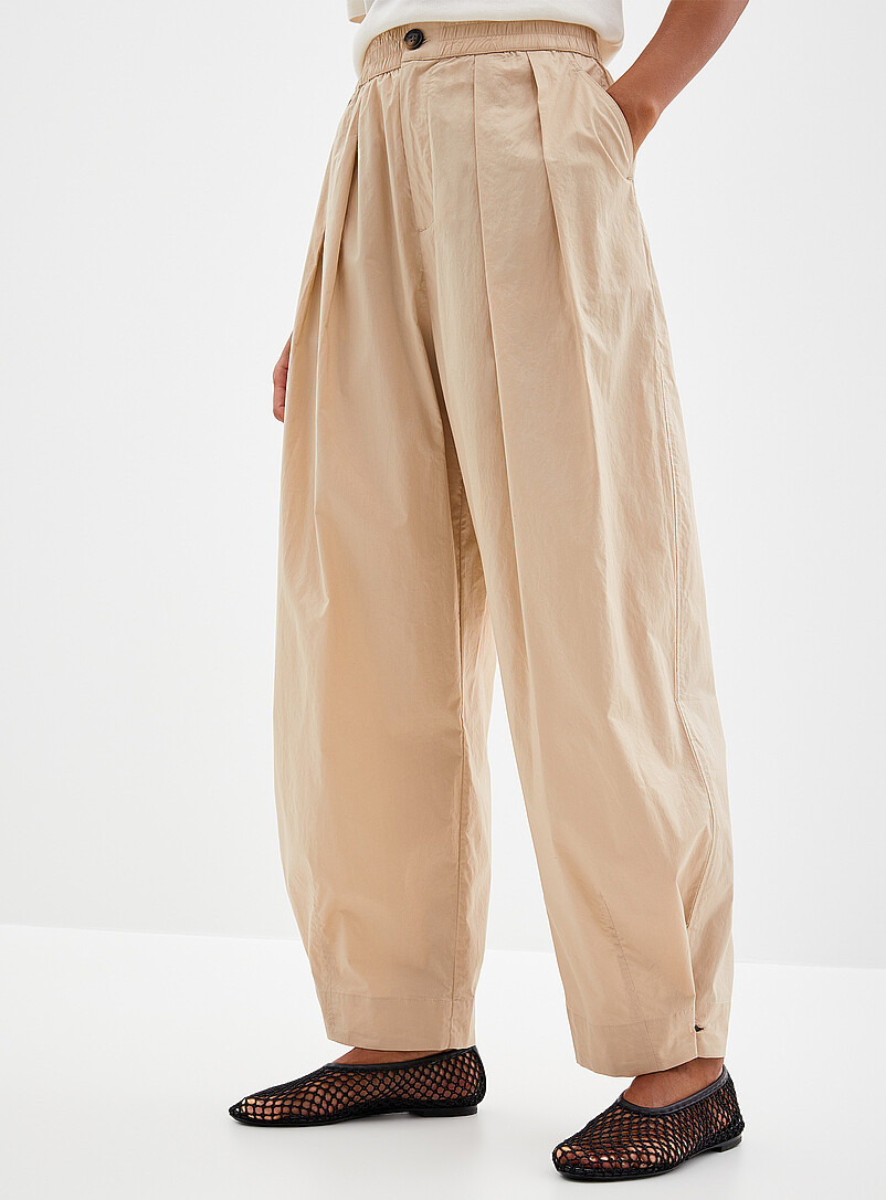 Contemporaine: Le pantalon ballon popeline taille &eacute;lastique <b>Coupe : jambe ballon, taille haute</b> Noir pour femme
