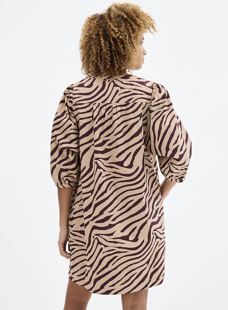 Contemporaine: La robe popeline ample manches bouffantes &agrave; motif Brun &agrave; motifs pour femme