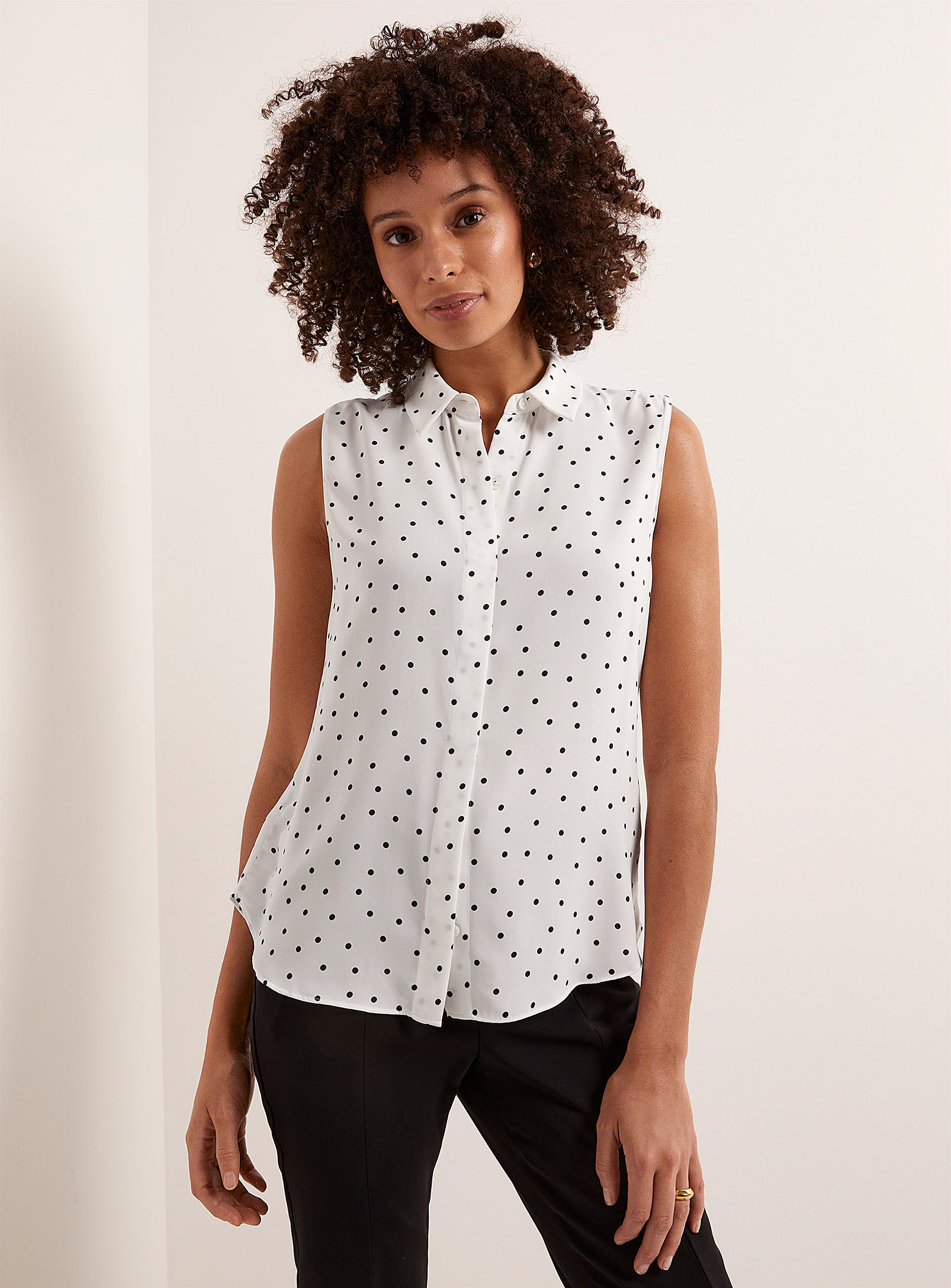 Contemporaine Sleeveless Printed Shirt In Patterned White
