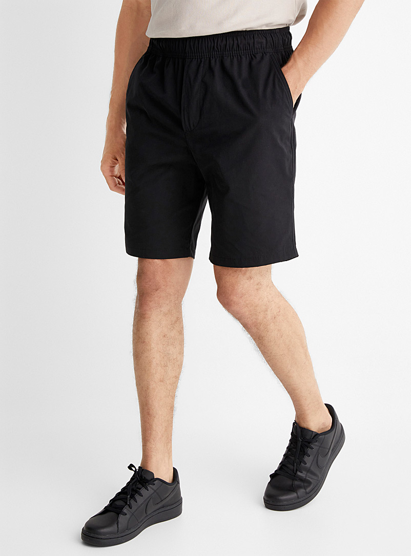 Comfort-waist minimalist short | Calvin Klein | Shop Men's Shorts | Simons