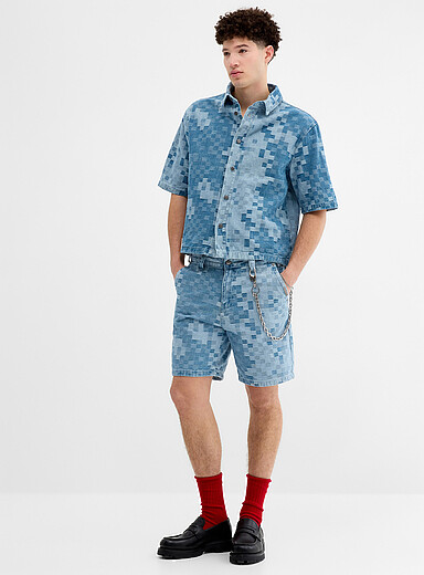 Le short en jean damier pixelis&eacute;