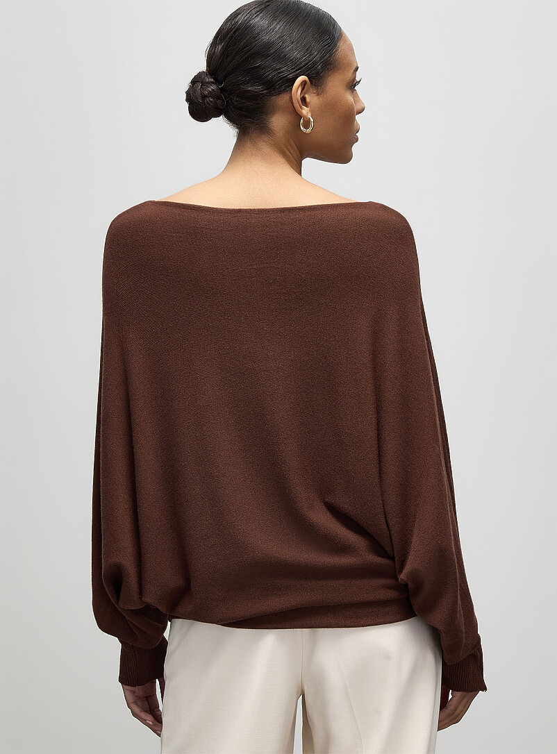 Contemporaine: Le chandail ample col bateau <b>Collection exclusive d'Italie</b> Chocolat - Espresso pour femme
