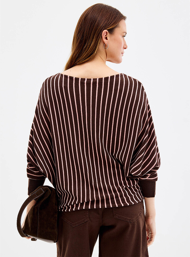 Contemporaine: Le chandail ample col bateau <b>Collection exclusive d'Italie</b> Chocolat - Espresso pour femme