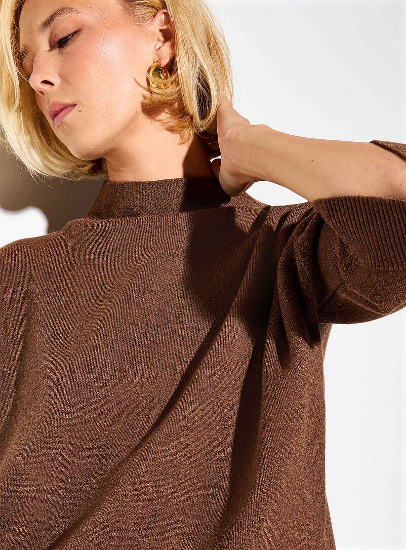 Ic&ocirc;ne Ecru/Linen 3/4-sleeve mock-neck sweater for women