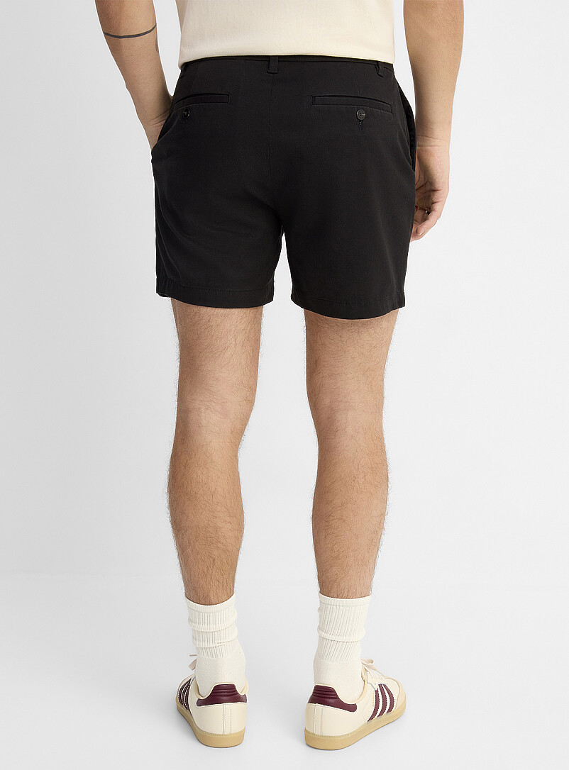Le 31: Le short chino extensible <b>Longueur d'entrejambe : 13 cm (5 po)</b> Blanc cass&eacute; pour homme
