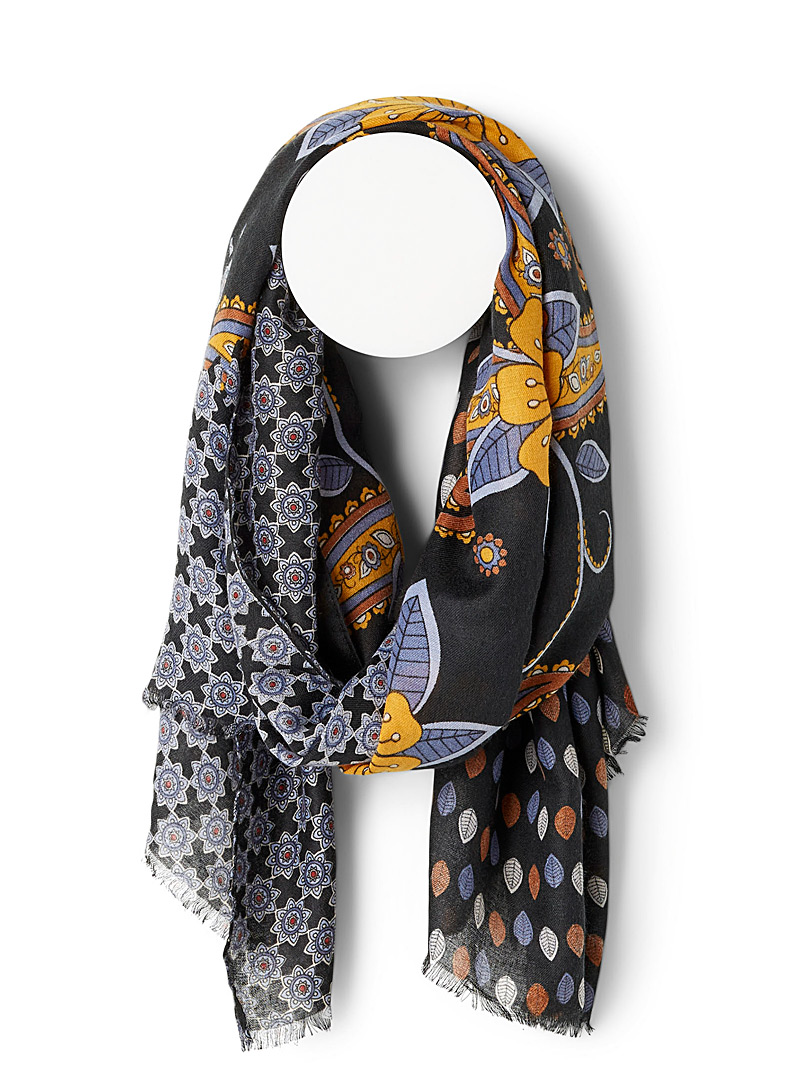 Simons: L'écharpe florale à motif buteh Noir à motifs pour femme